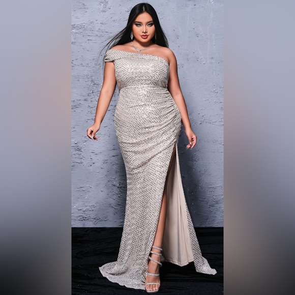 Plus One Shoulder Pleated High Split Dress - Picture 4 of 5